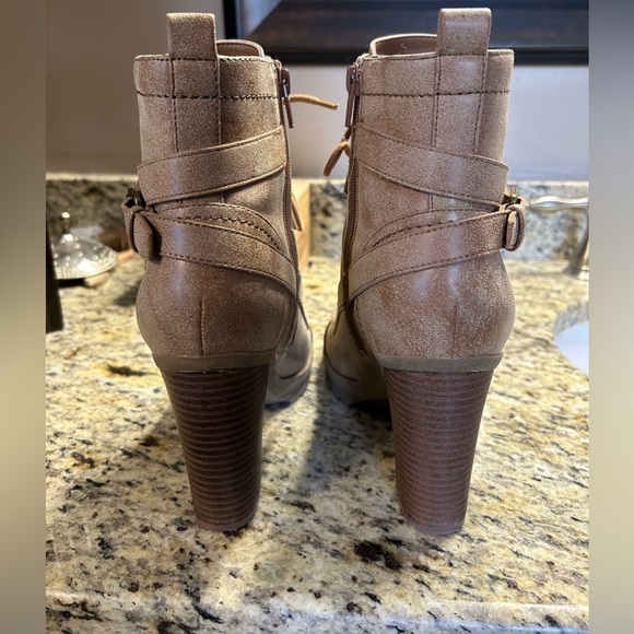 G by Guess Lace Up Boots in Women’s Sz 9 - Picture 4 of 8